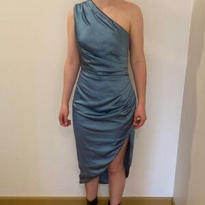 Elliatt One-Shoulder Satin Dress in Teal